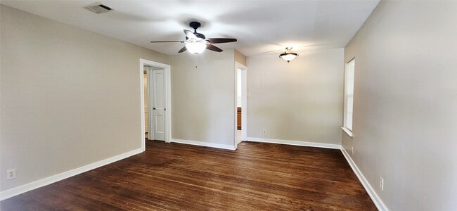Building Photo - 222 Winding Way St