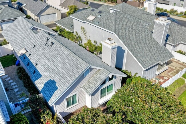 Building Photo - Furnished 2 bedroom in Carlsbad-Close to Beach