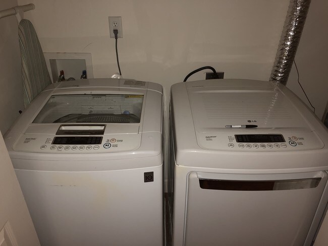 W/D in unit - 4512 Great Oak Dr