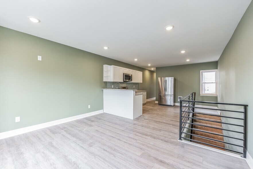 Building Photo - 2824 N 22nd St