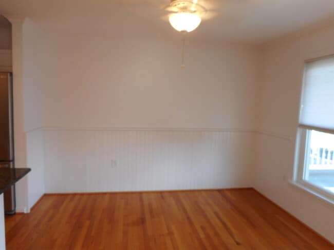 Building Photo - 207B Seneca Way