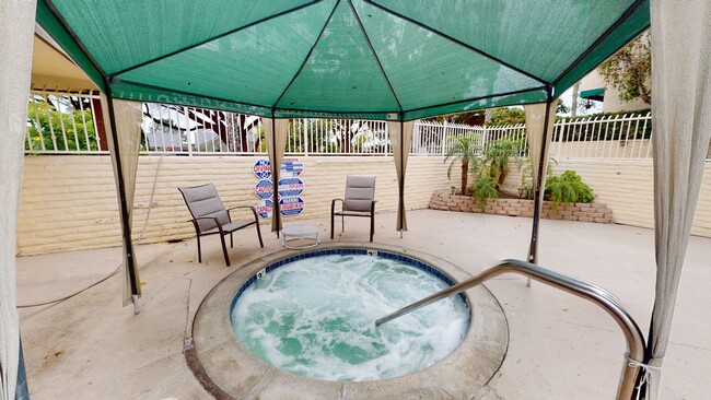 Building Photo - Fully Furnished Condo in La Jolla!! 2 Bedr...