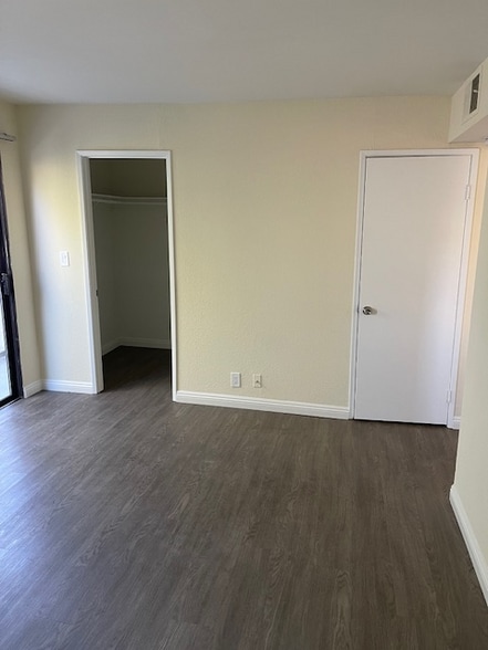 Building Photo - 4453 Woodman Ave