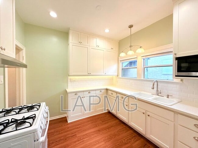 Building Photo - 2751 Pomeroy Ave