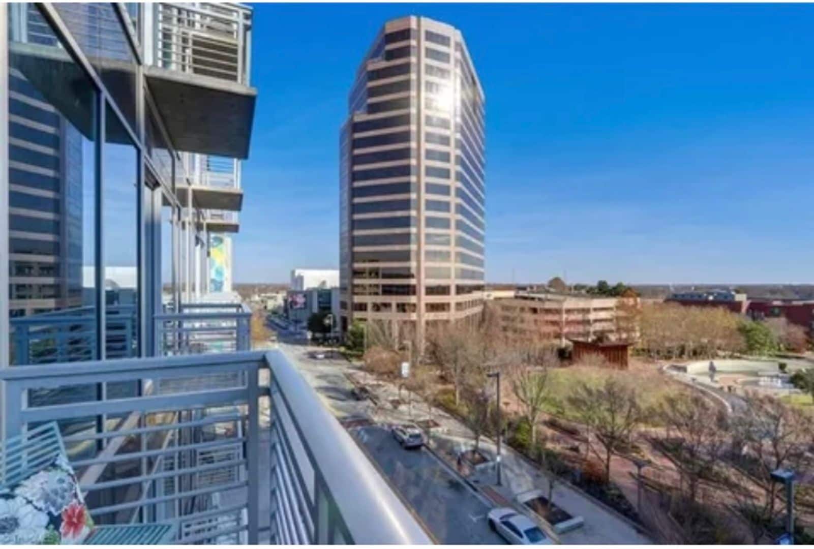 Building Photo - 201 N Elm St