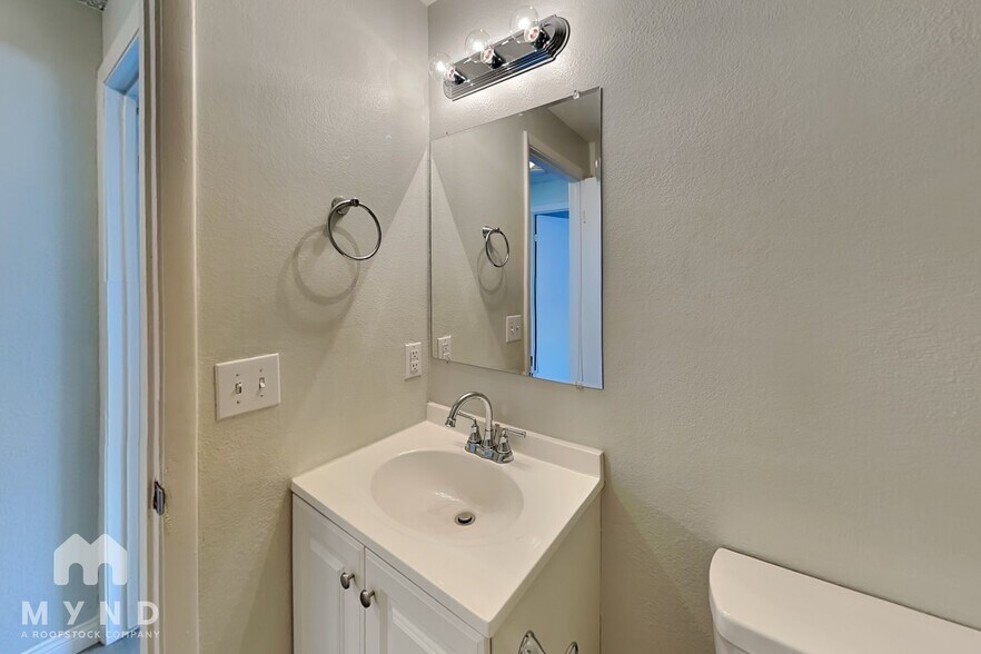 Building Photo - 545 Truffles St