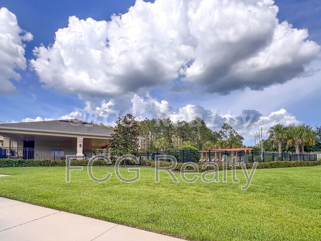 Building Photo - 345 Holly Berry Dr