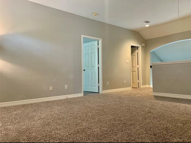 Building Photo - 10918 S Falls Terrace