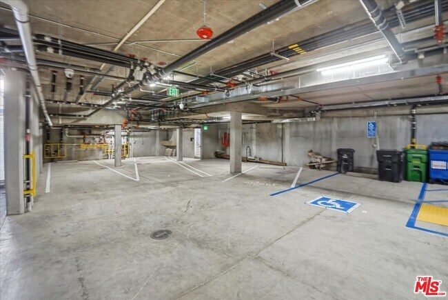 Building Photo - 1820 Prosser Ave