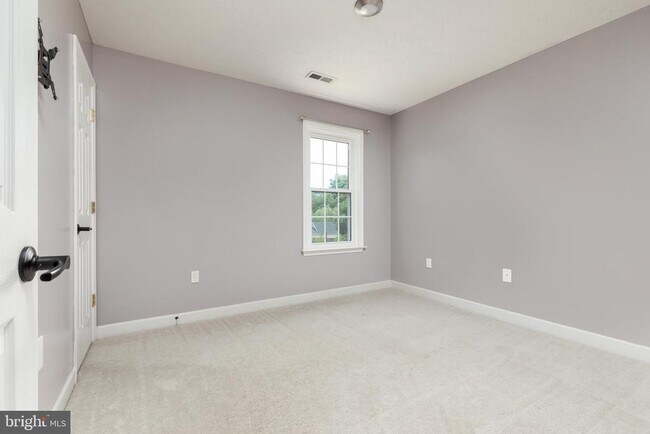 Building Photo - 677 Dellinger Dr
