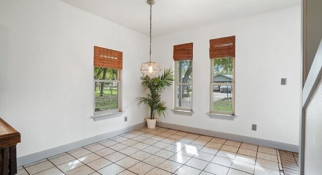 Building Photo - 13918 Hummingbird Ln