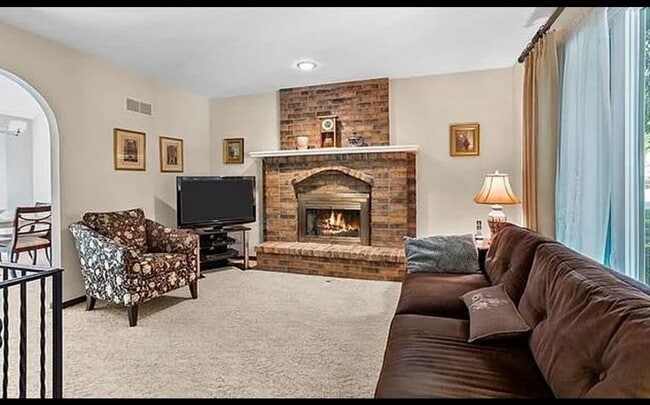 Building Photo - 5512 NW Indian Hills Ln