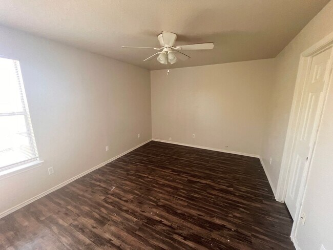 Building Photo - NEW IN MANAGEMENT - AVAILABLE NOW! SECTION 8 ACCEPTED