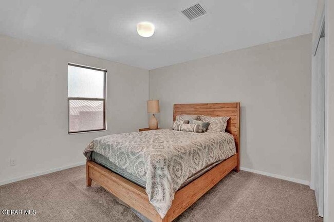 Building Photo - 4016 Camelot Heights Dr