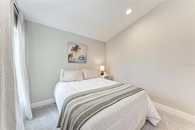 Building Photo - 12476 Oak Hill Way