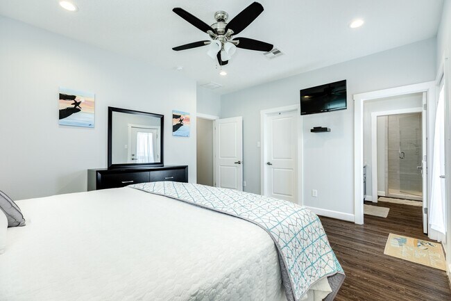 Building Photo - 12940 John Reynolds Rd