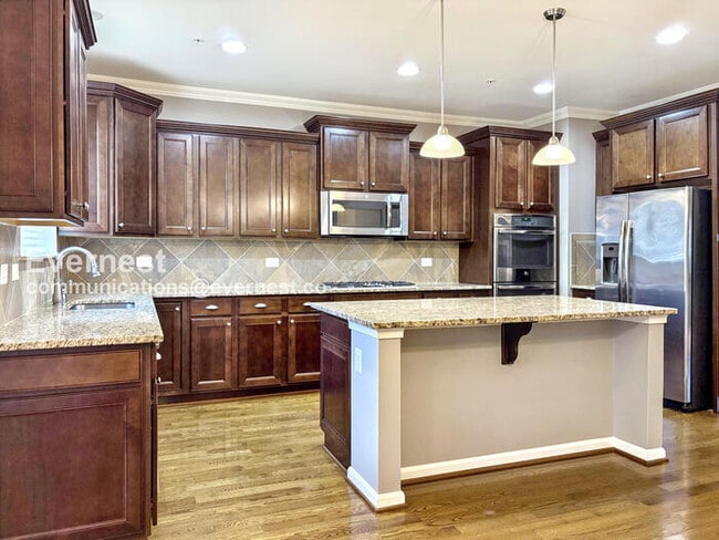 Building Photo - 8134 Villaggio Dr