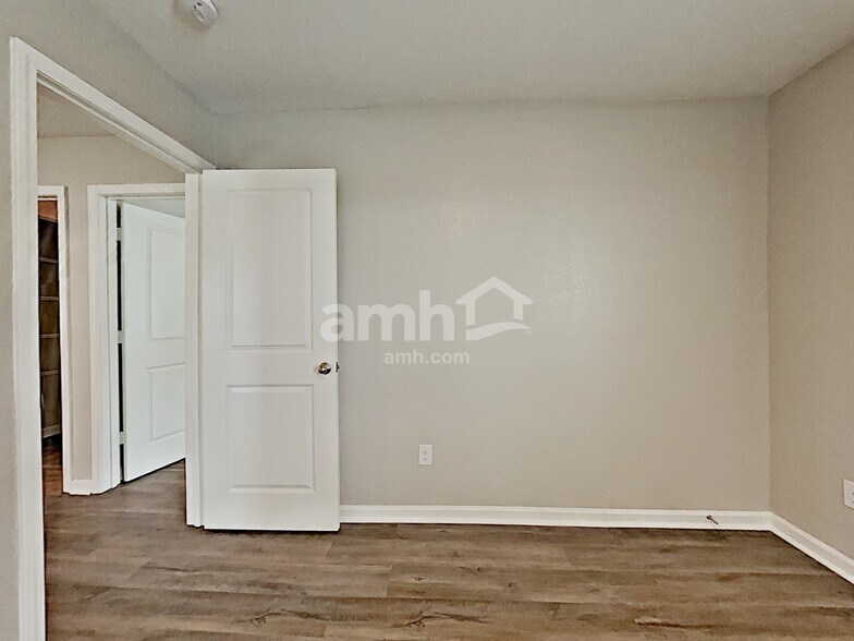 Building Photo - 3420 Ridge Hill Pkwy