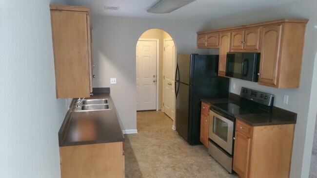 Building Photo - 16210 Stone Ridge Pkwy