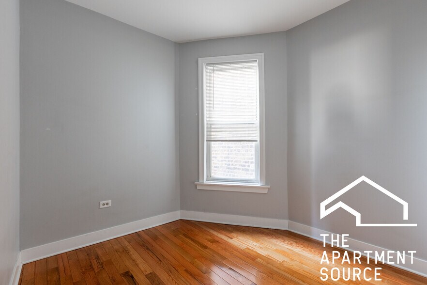 Building Photo - 4736 W Armitage Ave