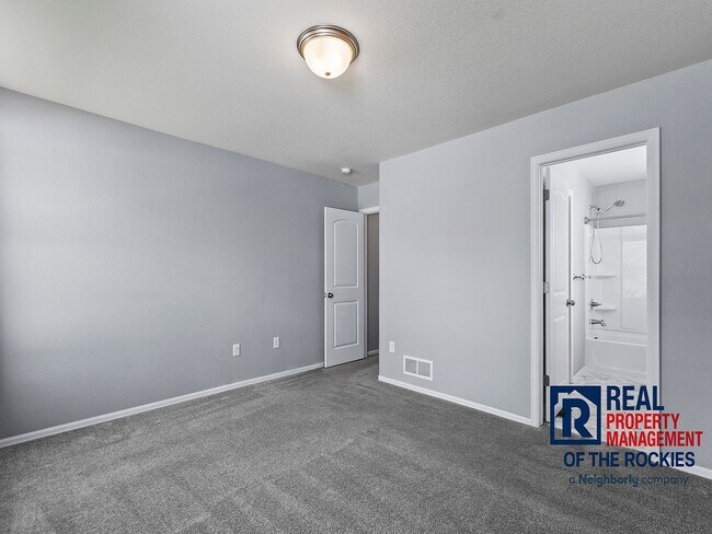 Building Photo - Beautiful, Well-Maintained Ranch Home in S...