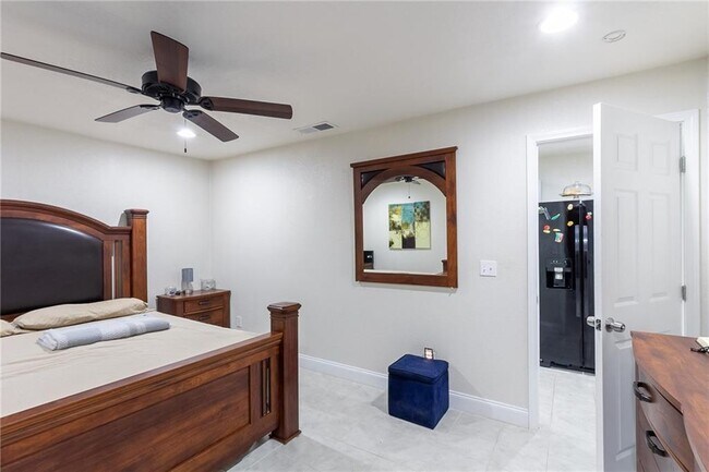 Building Photo - 728 Saybrook Cir NW