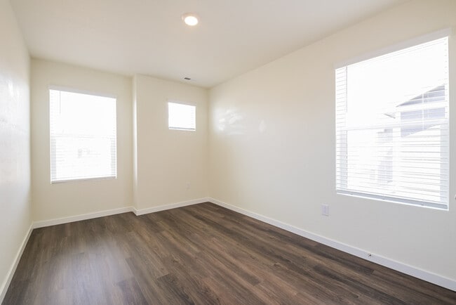 Building Photo - 13520 Oneida Ln