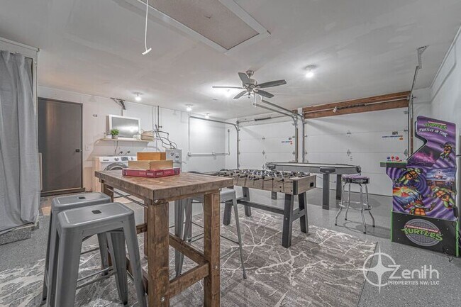 Building Photo - 1011 NE 82nd Ave