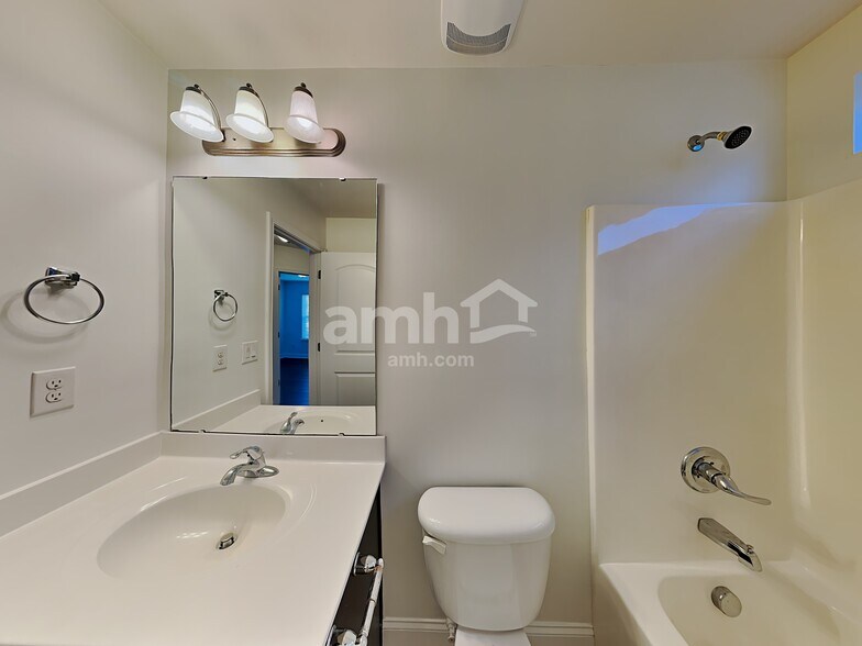 Building Photo - 1003 Forestway Ct