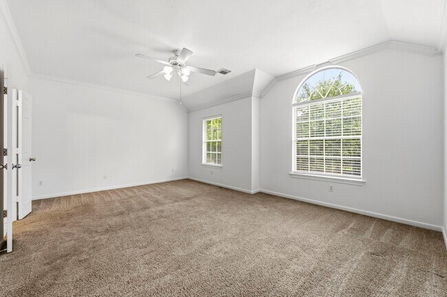 Building Photo - 103 Ledgestone Pl