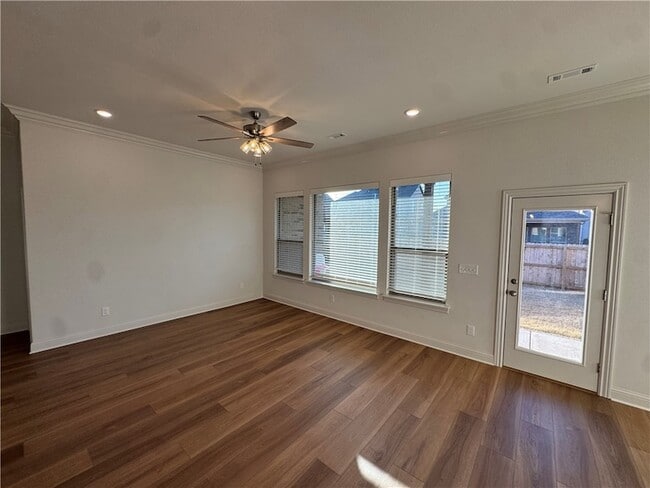 Building Photo - 3004 S 14th St