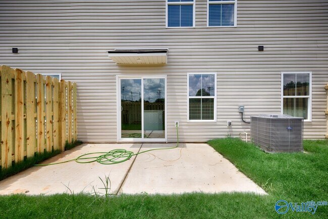 Building Photo - 4113 Hudson Ct SW