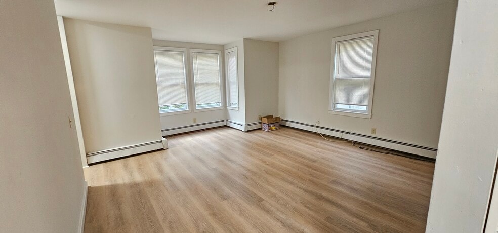 Building Photo - 17 Sanborn St