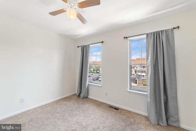 Building Photo - 4402 Aberdeen Ln