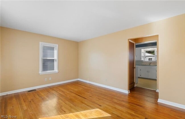 Building Photo - 629 Donald Ave