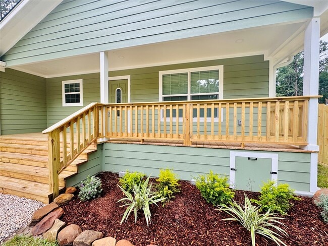 Building Photo - 20 Pine Trail