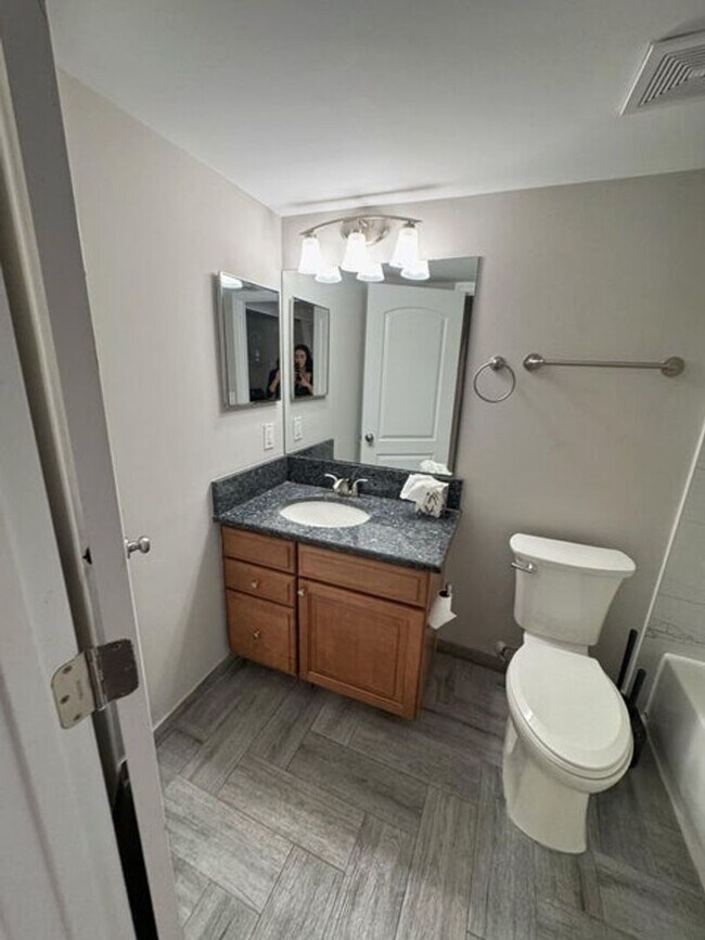 Building Photo - 300 Scotia Dr