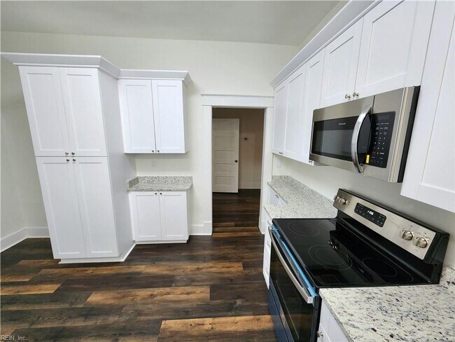 Building Photo - Gorgeous Gem on Corner Lot in Ghent!