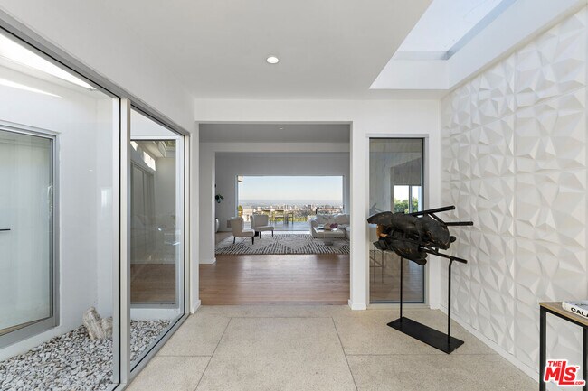 Building Photo - 10134 Angelo View Dr