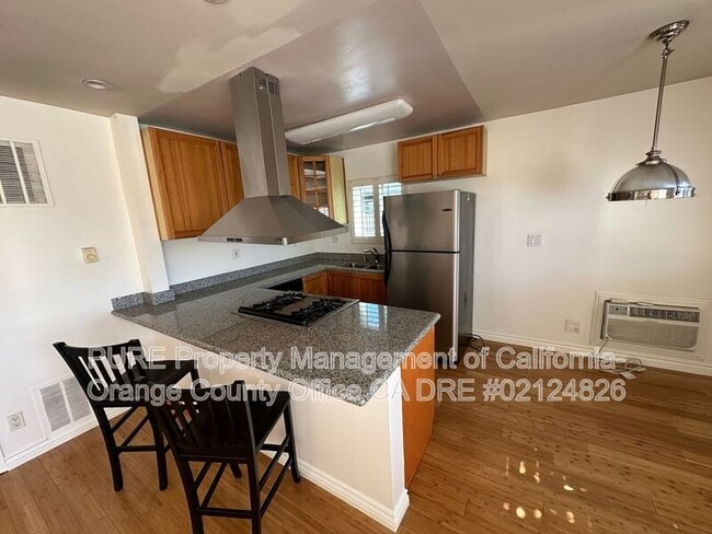 Building Photo - 1930 N Vermont Ave