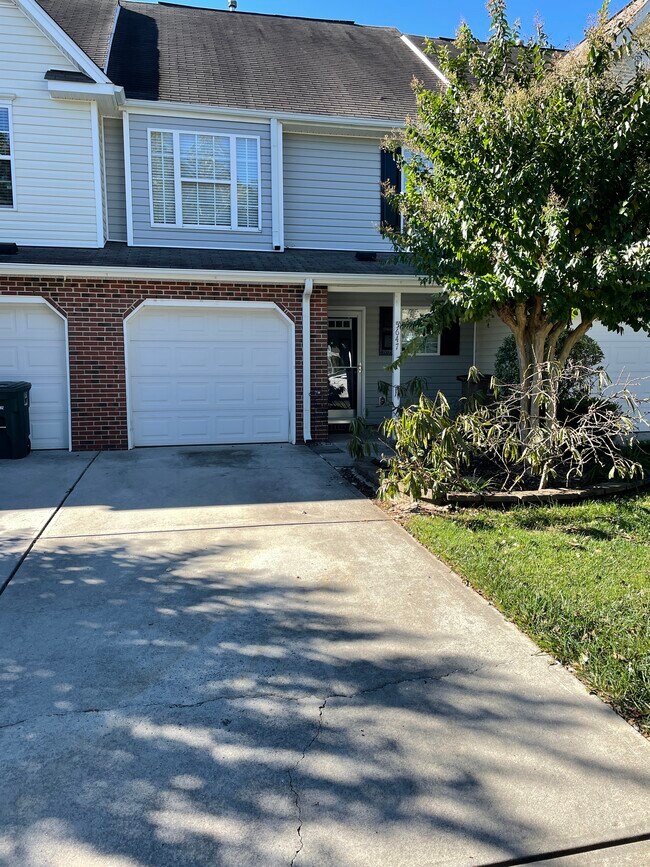 Building Photo - 5647 Fellowship Dr