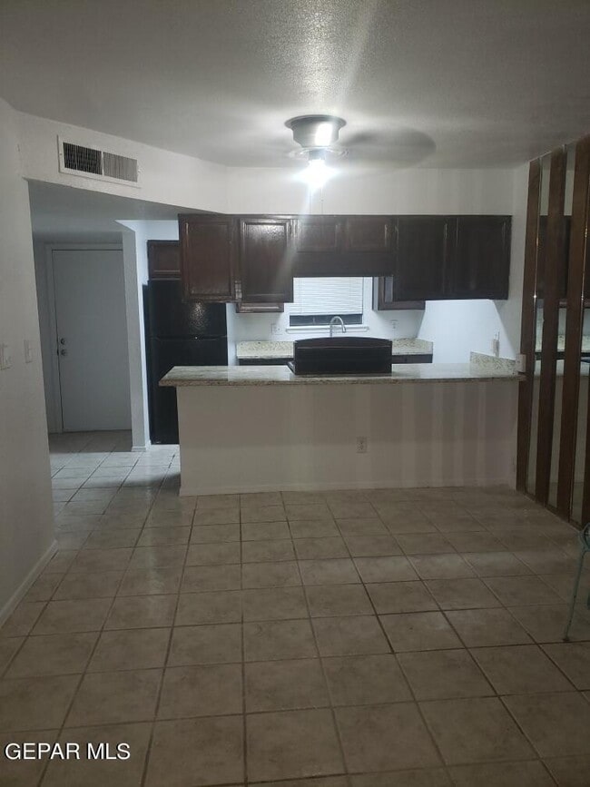 Building Photo - 5535 Oakbriar Cir