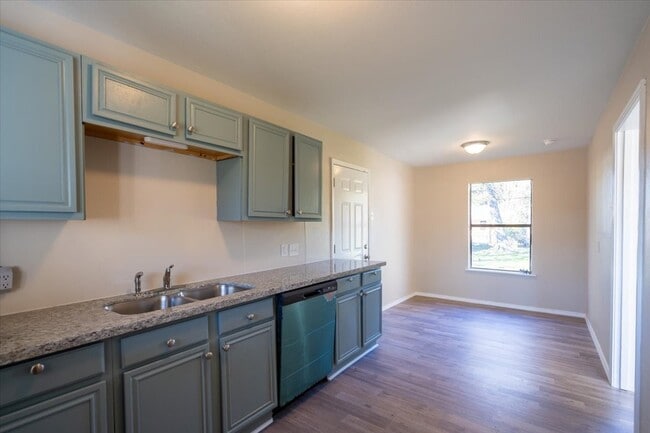 Building Photo - 5851 Southtown St