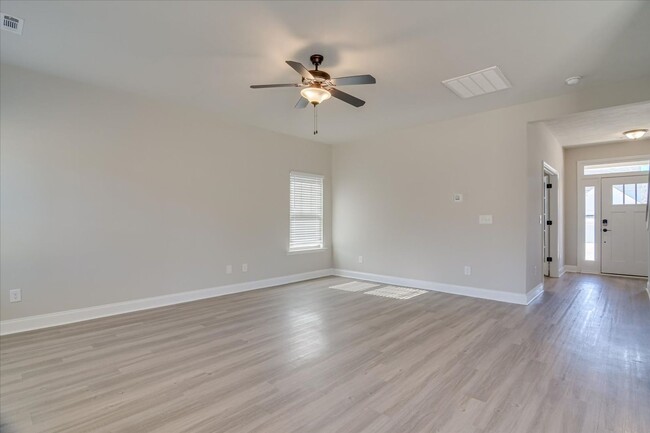 Building Photo - 4 bedroom, 2.5 bathroom in Harlem, GA