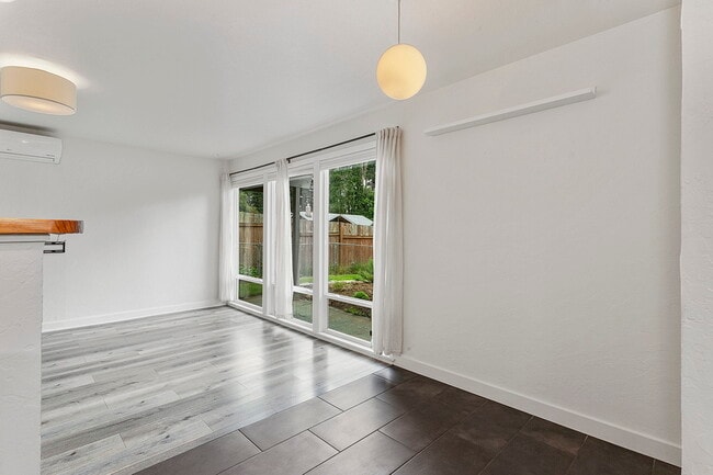 Building Photo - 5359 SE 91st Ave