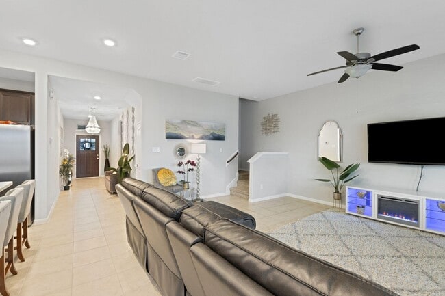 Building Photo - 4510 Red Yucca Dr