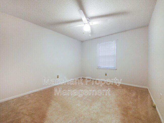 Building Photo - 106 Setters Ct