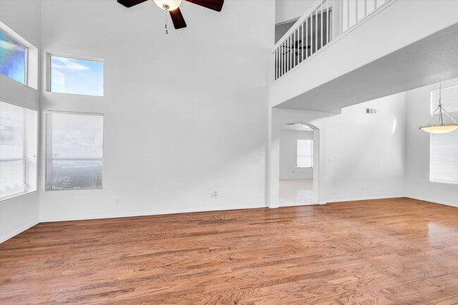 Building Photo - SE!!  Windmill and 215!! Newly remodeled!! All Tile Floors down stairs!! Low Maintenance Desert L...