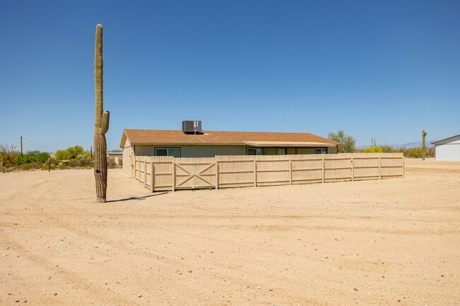 Building Photo - 26994 E Lucia Dr