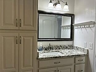 Building Photo - 671 Liberty Pointe Dr